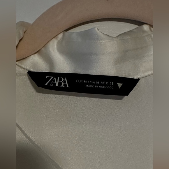 Zara - White Silk Crop Blouse - Very Good Condition - Size M - Picture 4 of 4